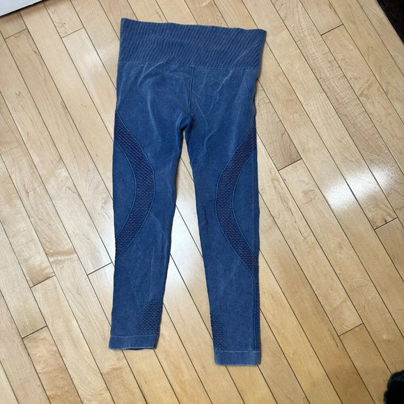 ITZON Mesh Detail  Crop Length Yoga Pants Leggings size XS - Picture 3 of 8